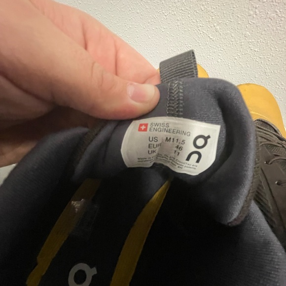 On cloud performance boots - Picture 4 of 7